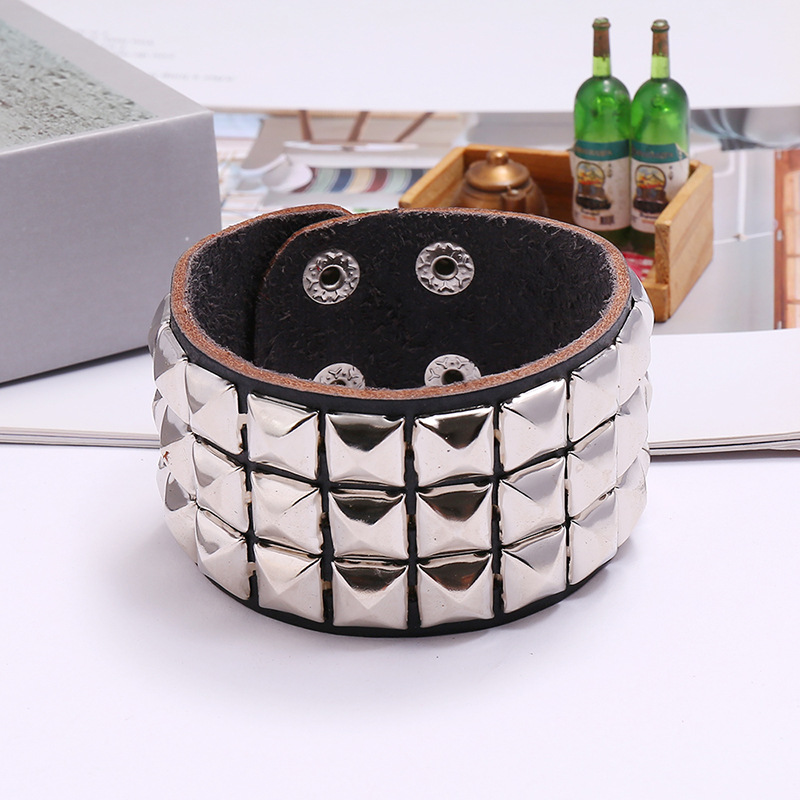 남성용 힙합 펑크 3줄 사각 리벳 바이커 팔찌 - 손목 - Men Accessories Pk 리뷰 및 가격